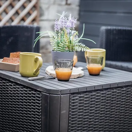 Superbe Avec Terrasse Au Calme Ernée