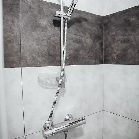 Apartament Superbe Avec Terrasse Au Calme Ernée