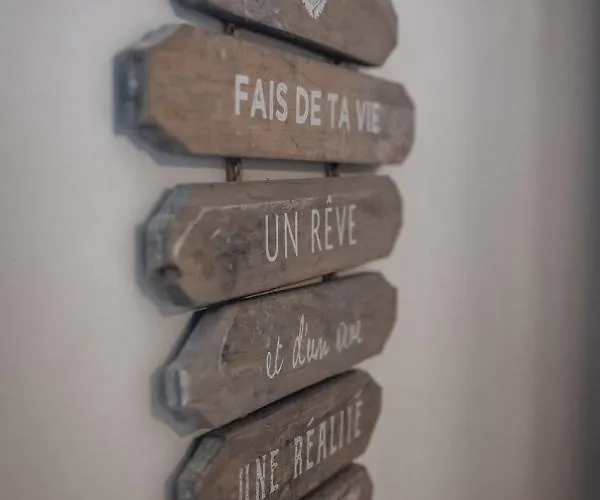 Superbe Avec Terrasse Au Calme Appartement Ernée