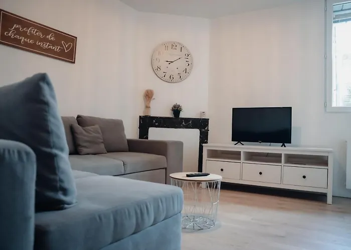 Superbe Avec Terrasse Au Calme Appartement Ernée