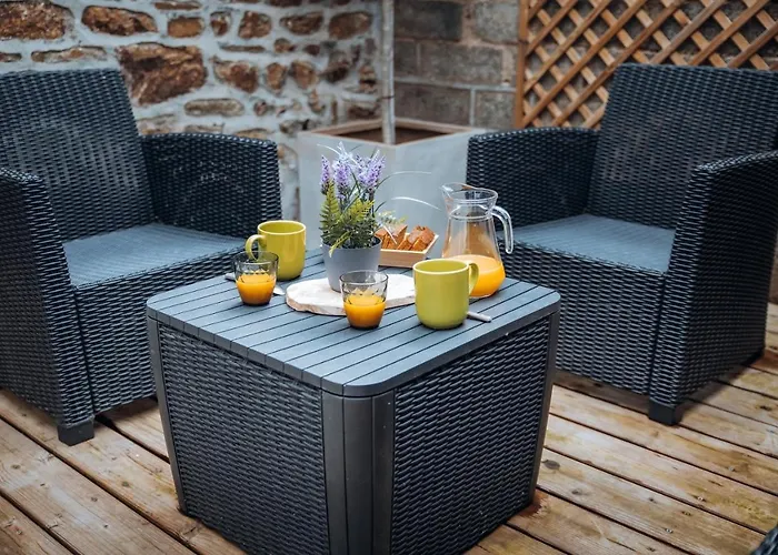 Appartement Superbe Avec Terrasse Au Calme Ernée
