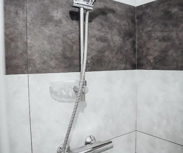 Appartement Superbe Avec Terrasse Au Calme Ernée